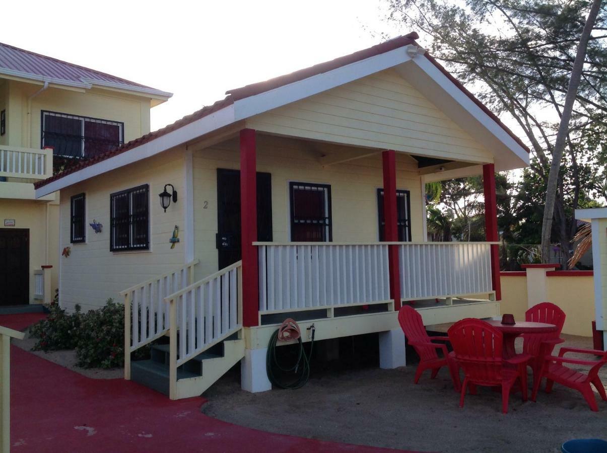 The White Horse Inn - Hopkins Village Beach Belize ภายนอก รูปภาพ