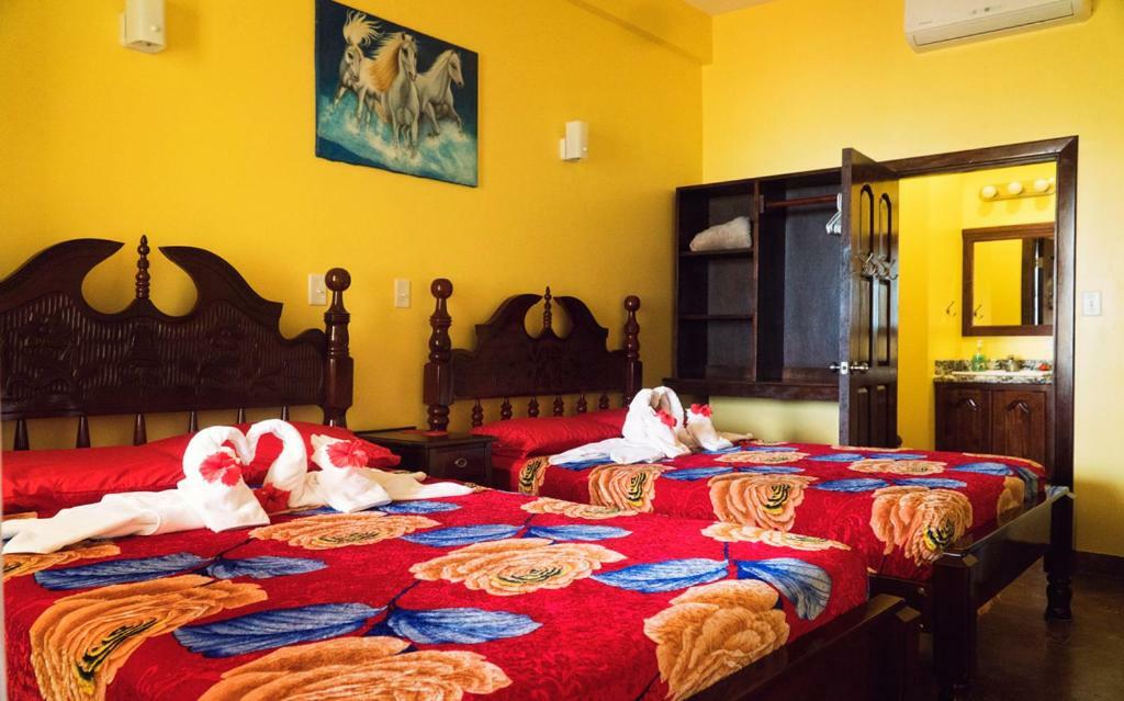 The White Horse Inn - Hopkins Village Beach Belize ภายนอก รูปภาพ