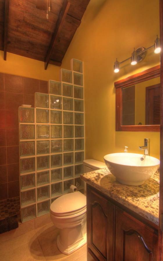 The White Horse Inn - Hopkins Village Beach Belize ภายนอก รูปภาพ